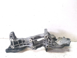 AUDI A4 B9 (2015–2026) Support d’alternateur 04L903143B - 2