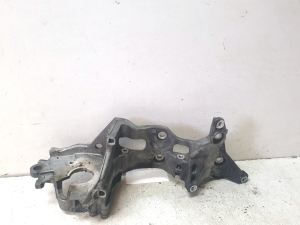 Support d’alternateur - 04L903143B
