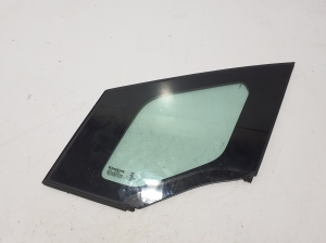 Front door quarter glass - 802638203R