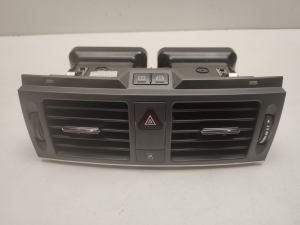 Dashboard air vent grilles - A2048305854