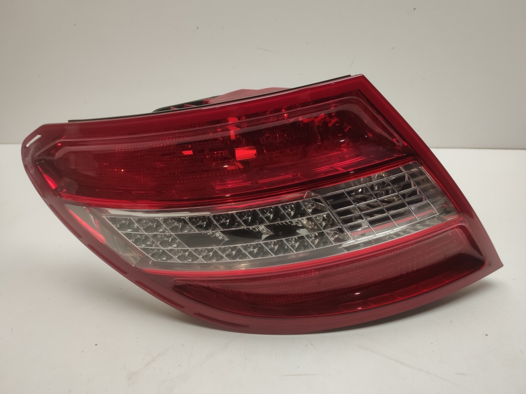 Mercedes Benz C-Class 204 (2007–2014) Eckleuchte hinten A2048202164 Mercedes Benz C-Class 204 (2007–2014) Eckleuchte hinten A2048202164