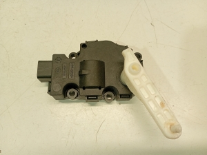 Jaguar XE (2015–2026) Salongi soojenduse klapi mootor 412650750 - 3