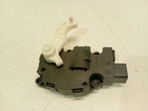 Jaguar XE (2015–2026) Salongi soojenduse klapi mootor 412650750 - 2