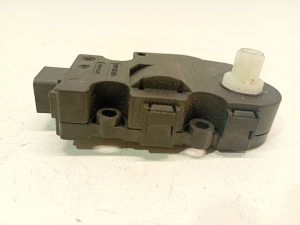 Jaguar XE (2015–2026) Salongi soojenduse klapi mootor 412650750 - 5