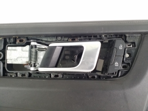 Porsche Cayenne (92A) (2017–2026) Rear side door panel - 2