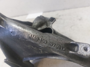 AUDI A4 B9 (2015–2026) Support de fixation moteur 4M0199307AD - 3