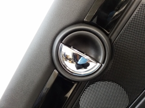 Mini Countryman F60 (2016–2026) Tagumise küljeukse polster 7390791 - 3