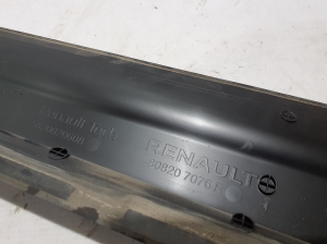 RENAULT Kangoo III (2021–2026) Esiukse liist 808207076R - 2
