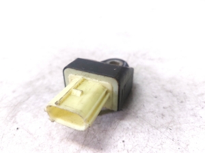 TOYOTA Land Cruiser 150 (2009–2026) Airbagsensor 8983160040 - 3