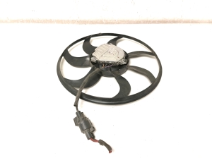Opel Astra K (2015–2021) Kühlerlüftermotor 3137234097 - 5
