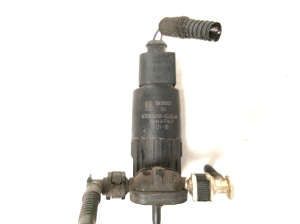 Opel Astra K (2015–2021) Front windshield washer pump 84139203 - 3