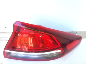Hintere Eckleuchte und ihre Teile - 92402-g2000