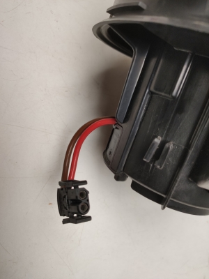 Mercedes Benz C-Class 204 (2007–2014) Salongi puhuri mootor A2048200008 - 3