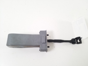 Aizmugurējo durvju atvēršanas ierobežotājs - A2477307300