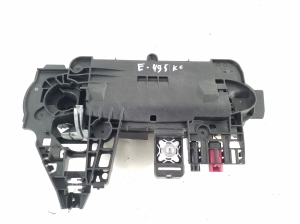 BMW i4 G26 (2022–2026) Rear side door exterior handle and its parts - 3