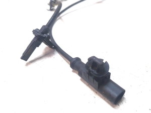 TOYOTA Avensis T27 (2008–2019) Front ABS sensor 8954202061 - 4