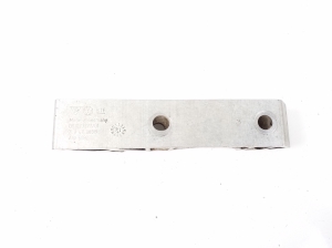 Front anti-roll bar bracket - 7L0411063B