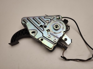 Mercedes Benz C-Class 204 (2007–2014) Seisupiduri pedaal A2044200484 - 4