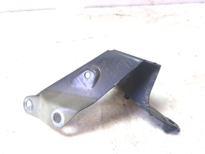 Front fender bracket - 4G8821136D