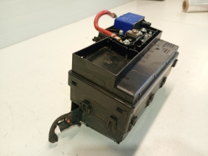 VOLVO V40 (2012–2019) Fuse boxes 31409155 - 2