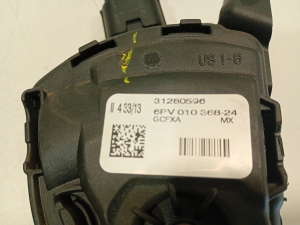 VOLVO V40 (2012–2019) Accelerator pedal 31280596 - 4