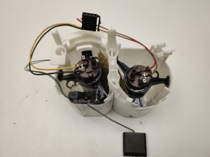 Mercedes Benz C-Class 204 (2007–2014) Kütusepump paagis A2044701094 - 4