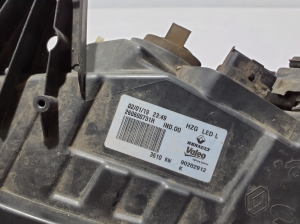 RENAULT Koleos (2016–2026) Headlight 260600731R - 3