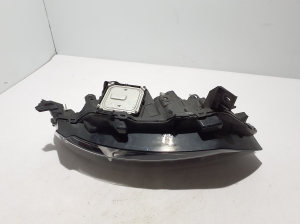 RENAULT Koleos (2016–2026) Headlight 260600731R - 5