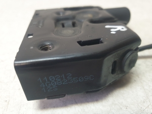 AUDI A7 (2010–2018) Hood latch 4G0823509C - 2