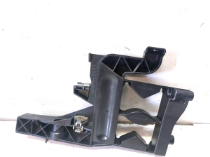 AUDI A7 (2010–2018) Esitule kinnitus 4G8805607 - 5
