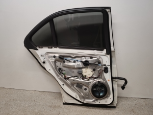 Mercedes Benz C-Class 204 (2007–2014) Tagumised küljeuksed A2047302100 - 2
