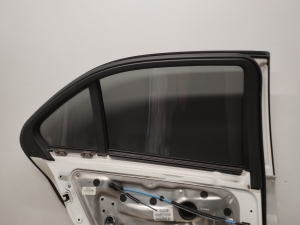 Mercedes Benz C-Class 204 (2007–2014) Tagumised küljeuksed A2047302100 - 9