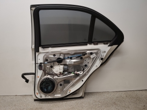 Mercedes Benz C-Class 204 (2007–2014) Tagumised küljeuksed A2047302200 - 3