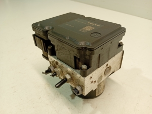 VOLVO V40 (2012–2019) ABS unit 31400643 - 6