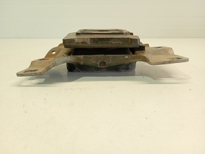 VOLVO V40 (2012–2019) Gearbox mount 322A69A - 5