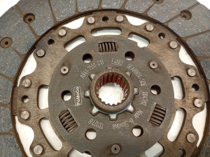 VOLVO V40 (2012–2019) Sidur ja selle osad AV617550C1B - 4