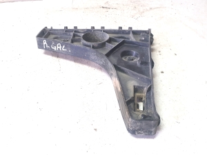 Rear bumper bracket - 4G8807454
