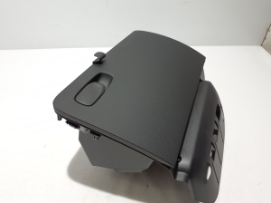 VOLVO XC40 (2017–2026) Glove box - 5