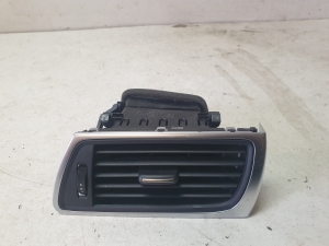 Dashboard air vent grilles - 4G8820902