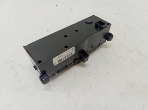 Mercedes Benz R-Class 251 (2006–2017) Heater control panel A1648700189 - 5