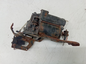 Mercedes Benz R-Class 251 (2006–2017) Luftfederung Kompressor A2513201004 - 4