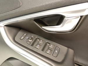 VOLVO V40 (2012–2019) Priekšējo durvju apdare un tās detaļas 3396349Y5RV - 3