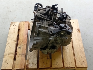 VOLVO V40 (2012–2019) Gearbox EU1R7002LEC - 2