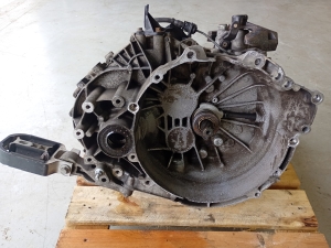 VOLVO V40 (2012–2019) Gearbox EU1R7002LEC - 5