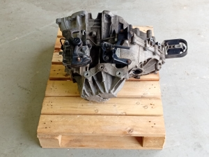 VOLVO V40 (2012–2019) Gearbox EU1R7002LEC - 6