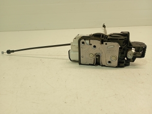 VOLVO V40 (2012–2019) Front door lock 31440392 - 6