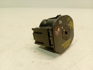 VOLVO V40 (2012–2019) Airbag switch 31318268 - 4