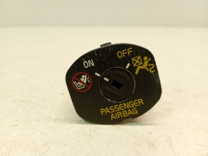 VOLVO V40 (2012–2019) Airbag switch 31318268 - 5
