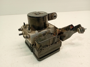 VOLVO V40 (2012–2019) ABS unit 31423315 - 3