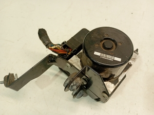 VOLVO V40 (2012–2019) ABS unit 31423315 - 4